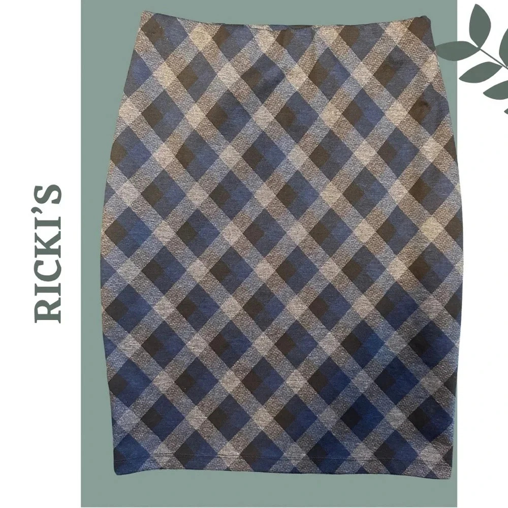 Ricki's Stretch Mini Skirt Pull On Diamond Pattern Blue Black Taupe
Size Small